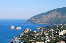 Такси из аэропорта Симферополя в Гурзуф (Артек) по низкой цене с такси Black Sea (Блэк Си). Комфортный трансфер по низким ценам.