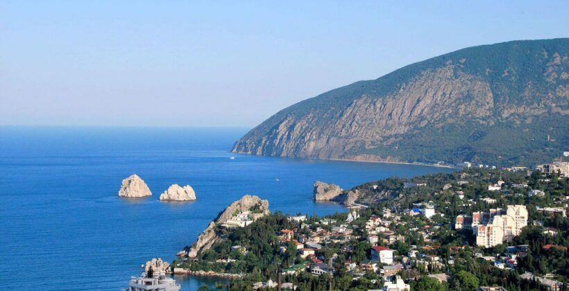 Такси из аэропорта Симферополя в Гурзуф (Артек) по низкой цене с такси Black Sea (Блэк Си). Комфортный трансфер по низким ценам.