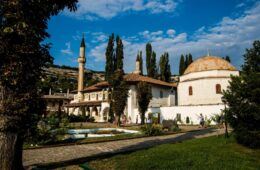 Такси из аэропорта Симферополя в Бахчисарай по низкой цене вместе с Black Sea.