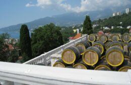 Такси из Аэропорта Симферополя в Массандру с сервисом Black Sea от 1580 рублей.