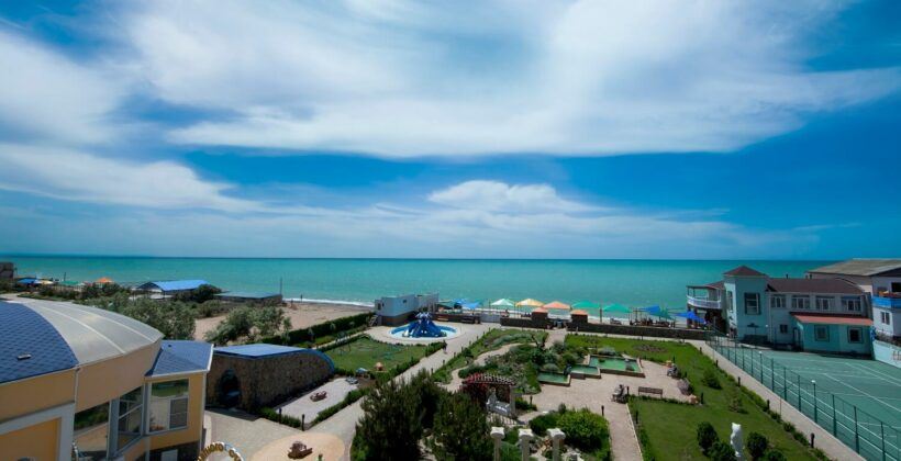 Такси из аэропорта Симферополя в Саки 1280 руб вместе с Black Sea.