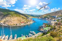 Такси по Крыму с проверенным перевозчиком Black Sea.